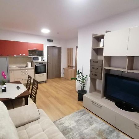 Апартаменти Apartman Sarah Орадя Екстер'єр фото